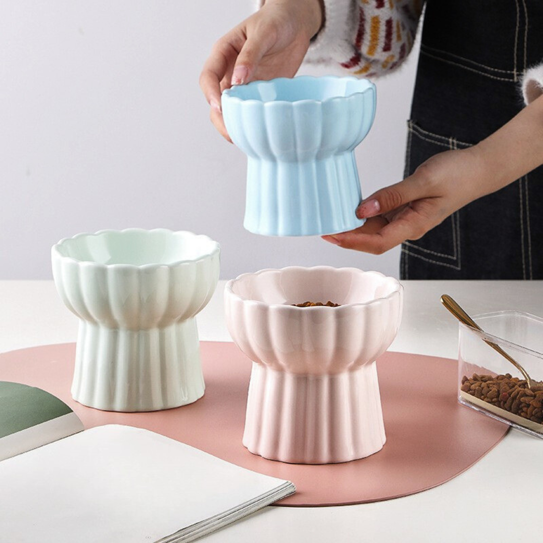 Ciotola Rialzata in Ceramica Effetto Petalo